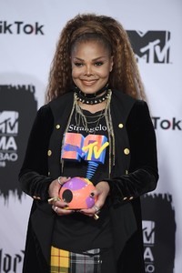 janet-jackson-mtv-ema-s-2018-in-bilbao-6.jpg