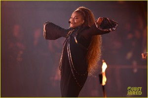 janet-jackson-mtv-emas-2018-01.jpg