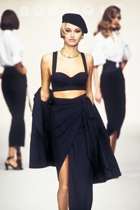 jean-louis-scherrer-ss-1993-8.thumb.JPEG.1470283485ae0378ab68c9f771f12d1d.JPEG