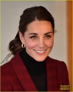 kate-middleton-college-london-november-2018-03.jpg