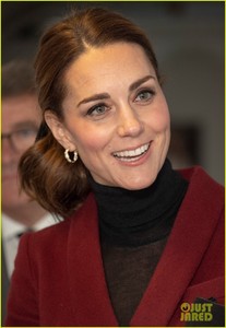 kate-middleton-college-london-november-2018-04.jpg