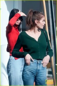 kendall-jenner-kaia-gerber-girls-day-06.jpg