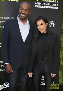kim-kardashian-had-to-educate-kanye-west-after-his-meeting-with-trump-03.jpg