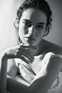 kinopoisk.ru-Lily-James-3184169.jpg