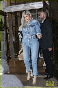 kylie-jenner-double-denim-10.jpg