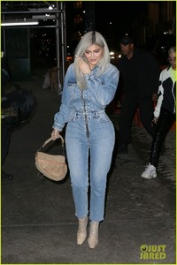 kylie-jenner-double-denim-19.jpg