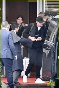 leonardo-dicaprio-camila-morrone-arrive-in-paris-01.jpg