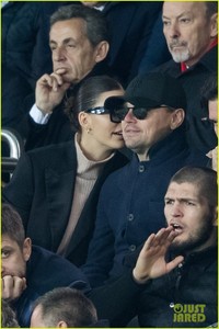 leonardo-dicaprio-camila-morrone-soccer-match-01.jpg