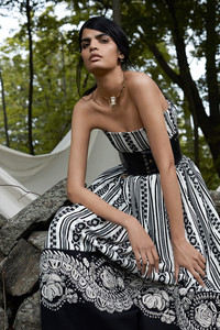 lr_MojehMagazine_Dior_CameronMcNee_Nov18_05.thumb.jpg.4f6c9bc152c66799c6eb751df75c145f.jpg