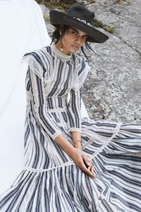 lr_MojehMagazine_Dior_CameronMcNee_Nov18_10.thumb.jpg.1fd05a6b09ee32dc4d5051e3c5a892e6.jpg