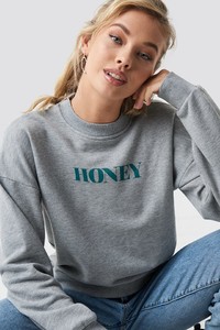 nakd_honey_sweatshirt_1100-001383-0138_01a.jpg