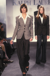 ralph-lauren-fw-1997-2.thumb.jpg.6cf1da51d80d80fd32a27f23336a3ac6.jpg