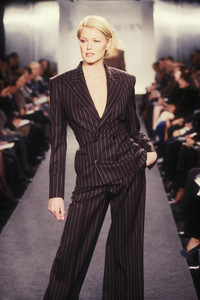 ralph-lauren-fw-1997-3.thumb.jpg.4595eac9f440f9d4e8955618eb7987ae.jpg