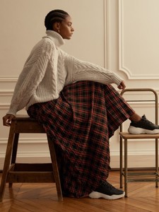 she_catalogo_theselection_13-768x1024.jpg