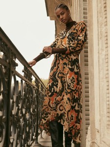 she_catalogo_theselection_19-768x1024.jpg