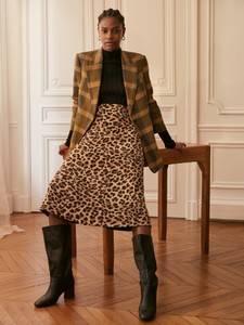 she_catalogo_theselection_3-768x1024.jpg