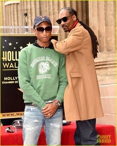 snoop-dogg-hollywood-walk-of-fame-02.jpg