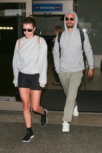 sofia-richie-leaving-melbourne-11-03-2018-3.jpg