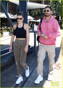 sofia-richie-scott-disick-sydney-2018-02.jpg