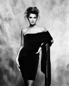 td3723bcindy-crawford-vogue26-apr-1988-terence-donovan-archivea-w920h470.jpg