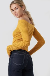 trendyol_carmen_off_shoulder_sweater_1494-001090-0304_02b.jpg