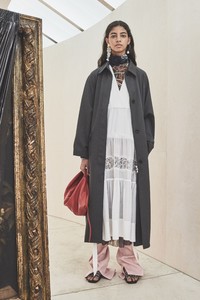 00008-3-1-phillip-lim-new-york-pre-fall-19.thumb.jpg.4b86b3401dbda33410dbd6c09eb9d725.jpg