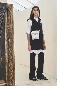 00009-3-1-phillip-lim-new-york-pre-fall-19.thumb.jpg.d40916e07ab2639f57a5641bff50af9b.jpg
