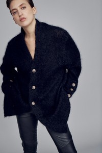 00013-bassike-new-york-pre-fall-2019.thumb.jpg.a25863a8794167932619c37299e52704.jpg