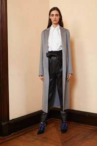 00016-adam-lippes-new-york-pre-fall-19-credit-amar-daved-683x1024.jpg