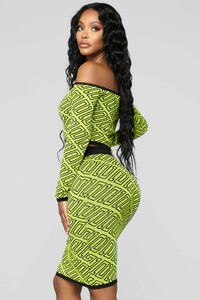 10-26-18_Studio_1_11-32-04_8604FN_NeonGreen_CC_22214_2__NT_AG.jpg