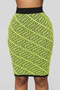 10-26-18_Studio_1_11-32-57_8604FN_NeonGreen_CC_22224_NT_copy_copy_AJ.jpg