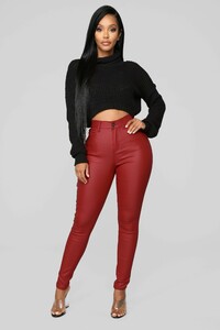 10-31-18_Studio_2_13-44-01_R534_Red_CC0423_NT_JD.jpg