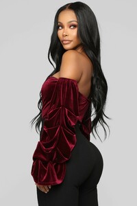 11-16-18_Studio_2_09-48-32_NJ5882N_Wine0428_JD.jpg