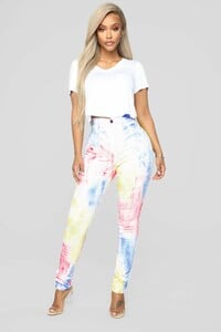 11-19-18_Studio_2_12-07-26_4493_MultiColor_14601_CC_AG.jpg