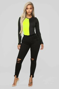 11-19-18_Studio_2_12-58-56_B1295_NeonYellow_14703_CC_AG.jpg