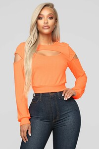 11-19-18_Studio_2_14-52-05_GT2779_NeonOrange_14764_CC_AG.jpg