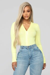 11-20-18_Studio_2_12-04-34_BC0148_Yellow0529_DM.jpg