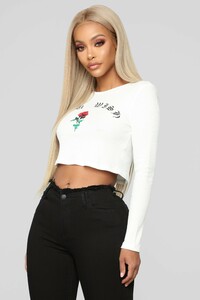 11-21-18_Studio_2_09-27-50_N16241_OffWhite0495_DM.jpg