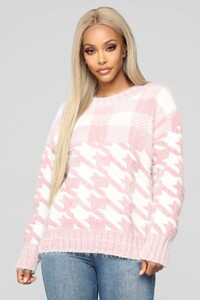 11-21-18_Studio_2_14-45-03_TH0410_Pink_15235_DM.jpg