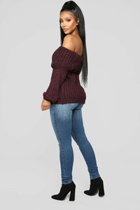 11-23-18_Studio_2_09-32-17_20417_Burgundy_0497_AG.jpg