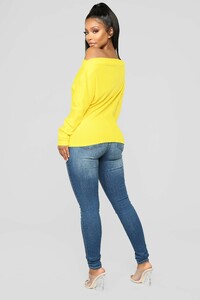 11-23-18_Studio_2_10-20-11_T16740_Yellow_CC_0422_AG_AG.jpg
