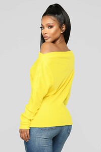 11-23-18_Studio_2_10-20-19_T16740_Yellow_CC_0425_AG_AG.jpg