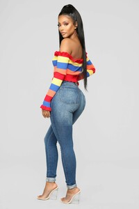 11-23-18_Studio_2_11-04-02_S158_MultiColor_CC_0570_DM.jpg