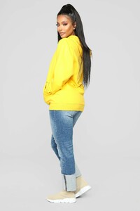 11-23-18_Studio_2_11-38-31_WMKT40418_Yellow_CC_0524_DM.jpg