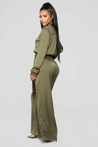 11-23-18_Studio_2_11-52-17_CR9509_Olive_0615_AJ.jpg