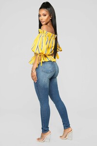 11-23-18_Studio_2_12-05-02_TA20492_YellowCombo_CC_15437_DM_AG.jpg