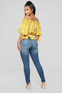 11-23-18_Studio_2_12-05-20_TA20492_YellowCombo_CC_15440_DM_AG.jpg
