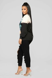 11-26-18_Studio_2_10-07-02_7ALH90750_Black_0440_JD.jpg