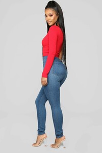 11-26-18_Studio_2_10-13-29_T1305_Red_0458_AJ.jpg
