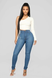 11-26-18_Studio_2_10-16-18_T1305_Coco_0466_AJ.jpg